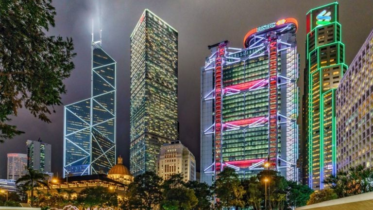 standard-chartered-hong-kong-768x432-1